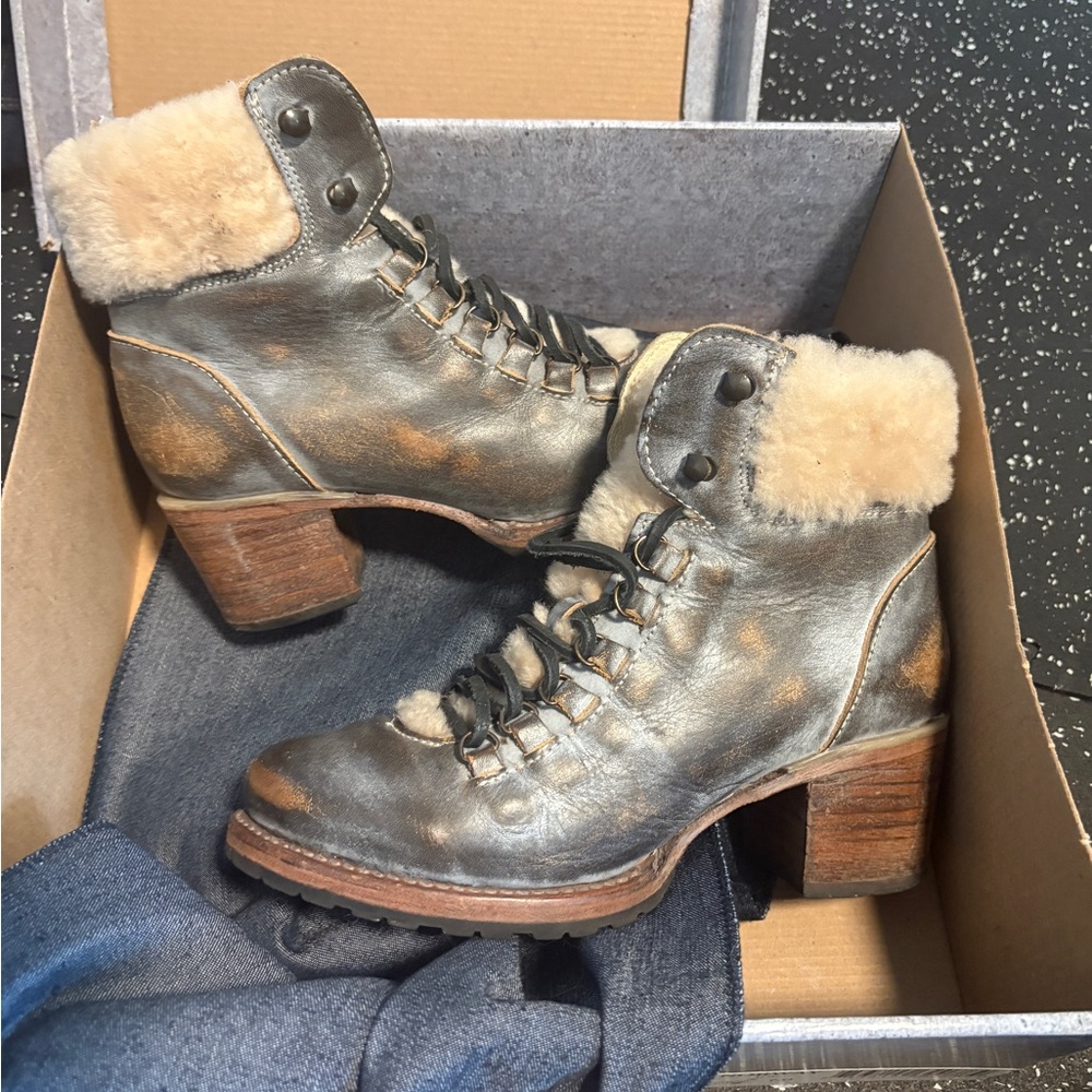 Women's Shearling Lined Leather Boots